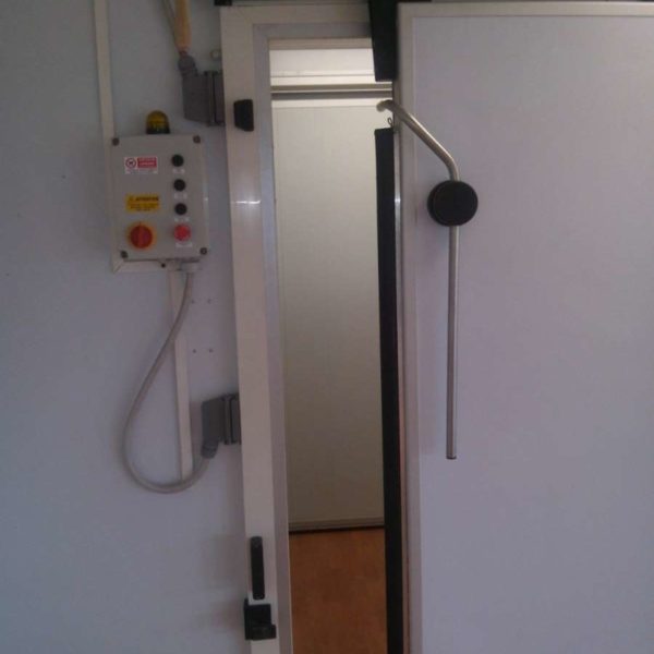 puerta corrediza automatizada - dispositivo arneg